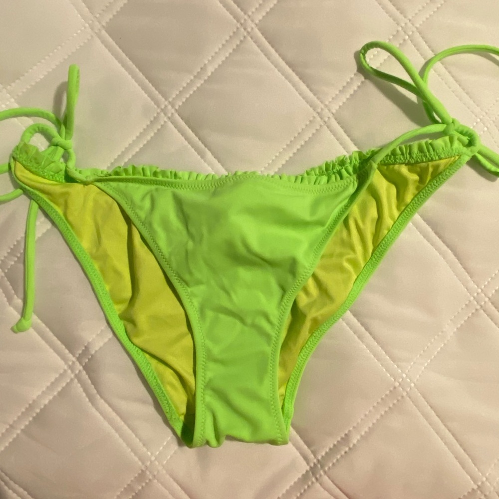 PINK Victoria’s Secret bikini bottoms